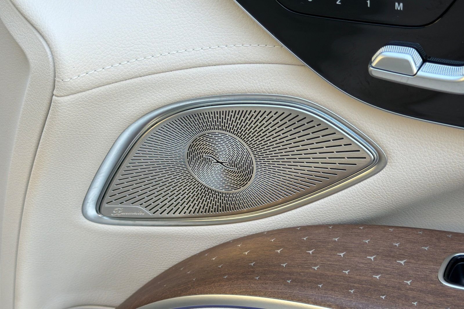 Certified Used 2023 White Mercedes-Benz 580 image 30