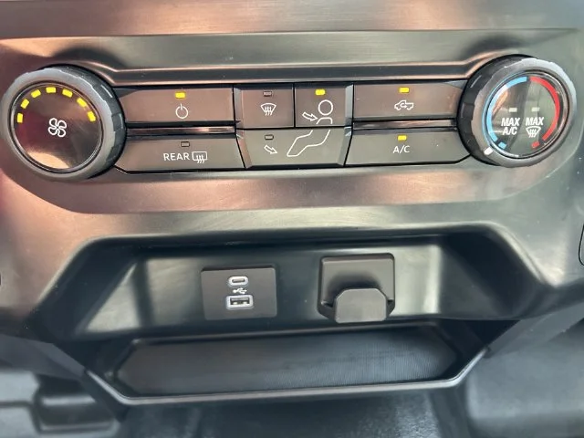 Used 2023 Silver Ford  image 18