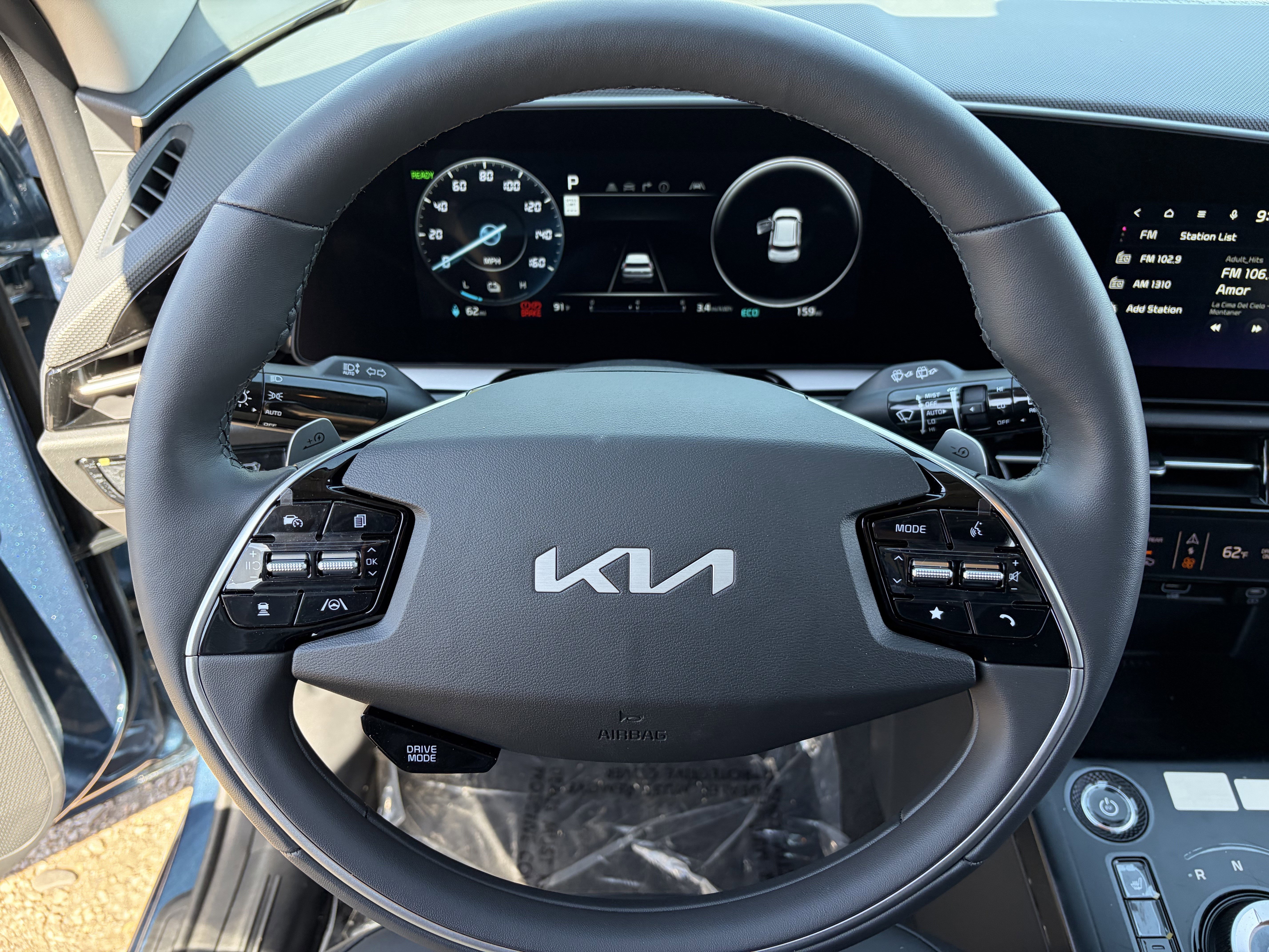 New 2026 Mineral Blue Kia WIND image 21