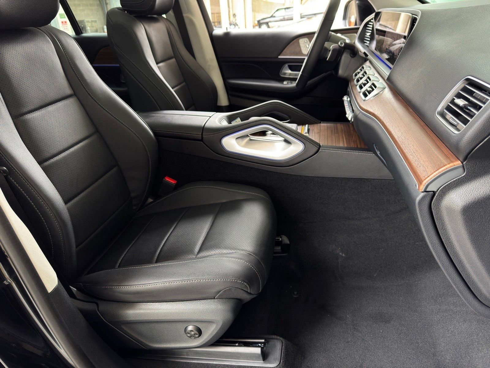 New 2025 Black Mercedes-Benz GLE 350 image 16