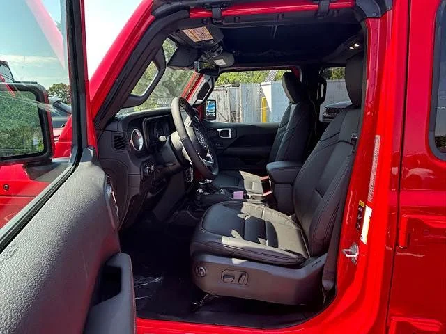 New 2025 Firecracker Red Clear-Coat Exterior Paint Jeep Sahara image 8