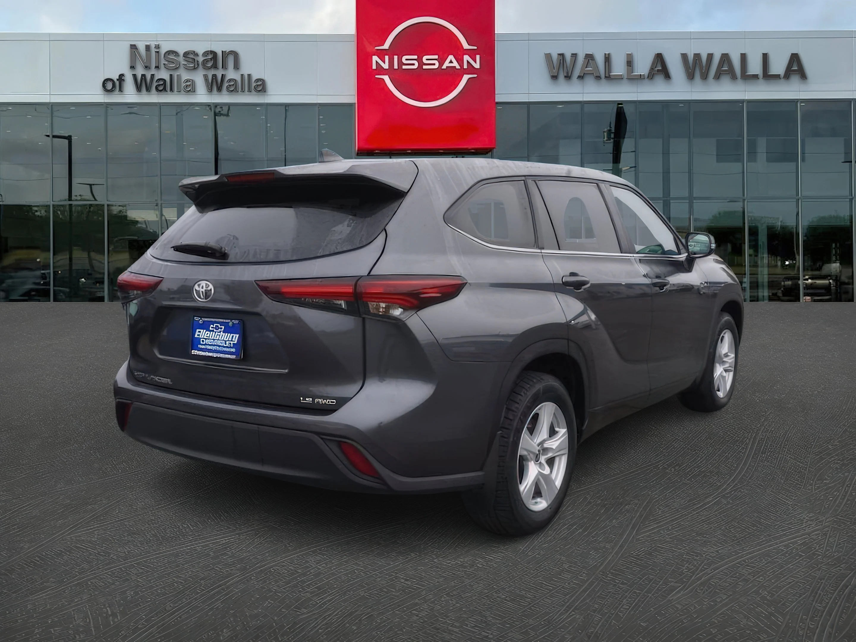 2024 Toyota Highlander LE - Photo 7