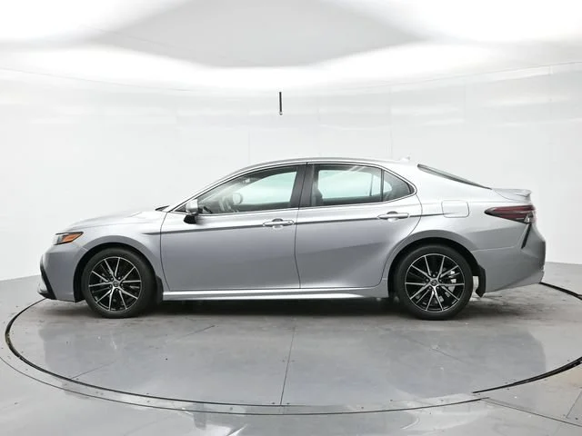 Used 2022 Celestial Silver Toyota SE image 4