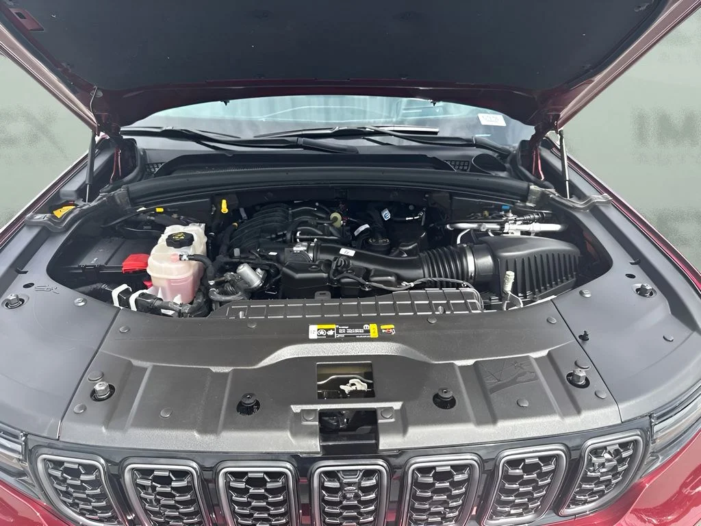 Used 2025 Red Jeep Summit image 21