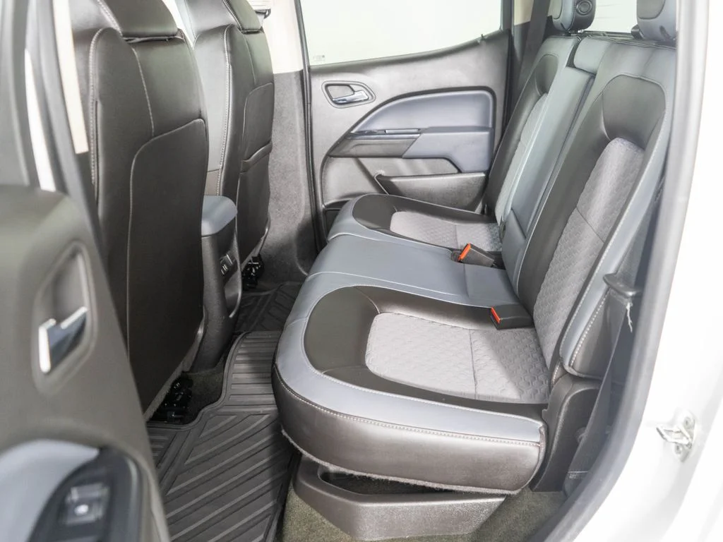 Used 2015 White Chevrolet Z71 image 11