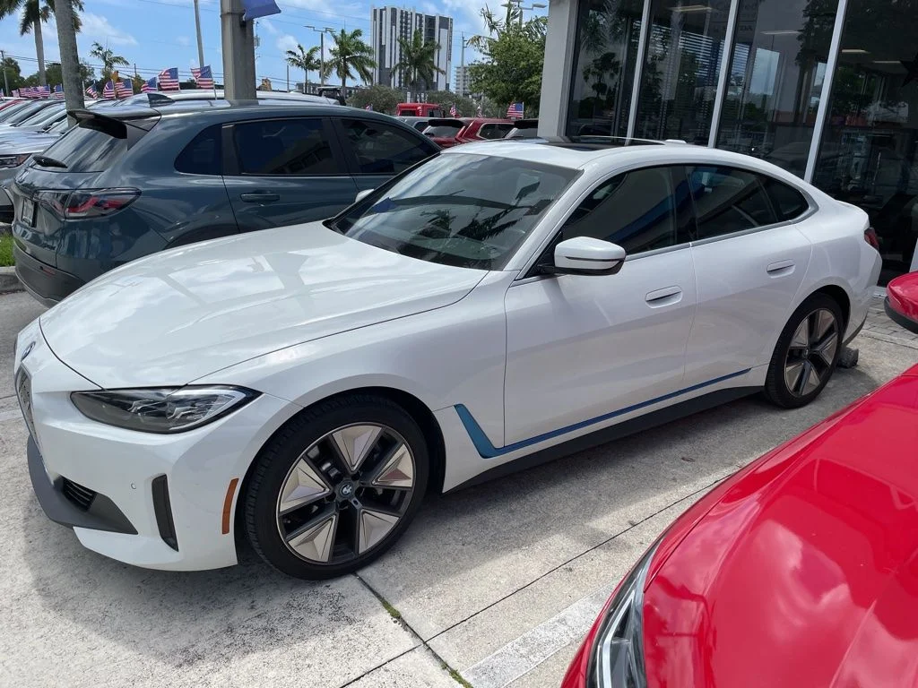 2023 BMW i4 eDrive35's photo