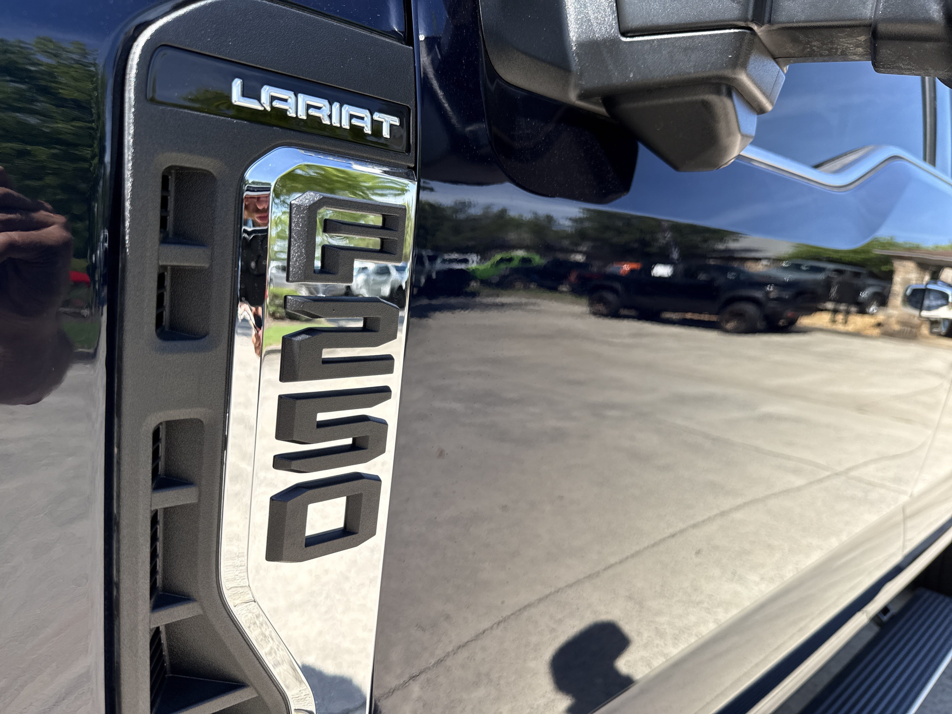 Used 2025 Blue Metallic Ford LARIAT image 12