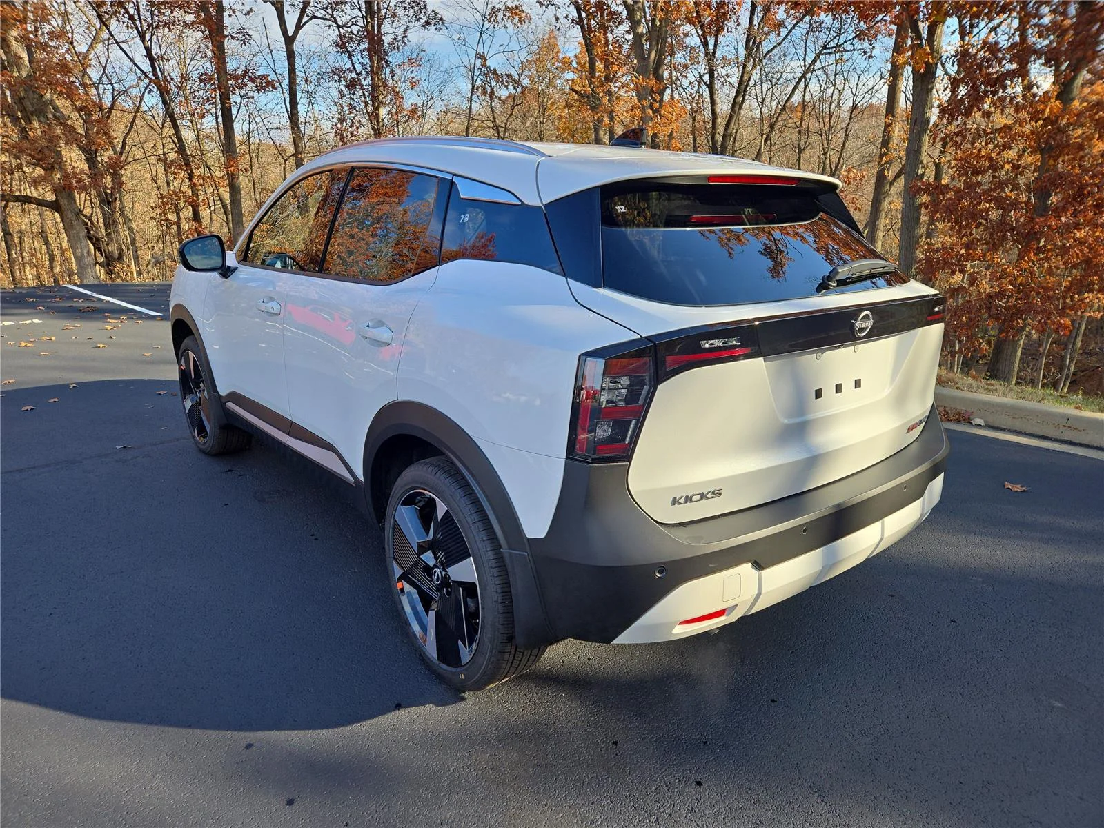 New 2026 Aspen White Tricoat Nissan SR image 6