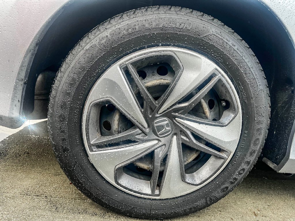 Used 2021 Silver Honda LX image 9