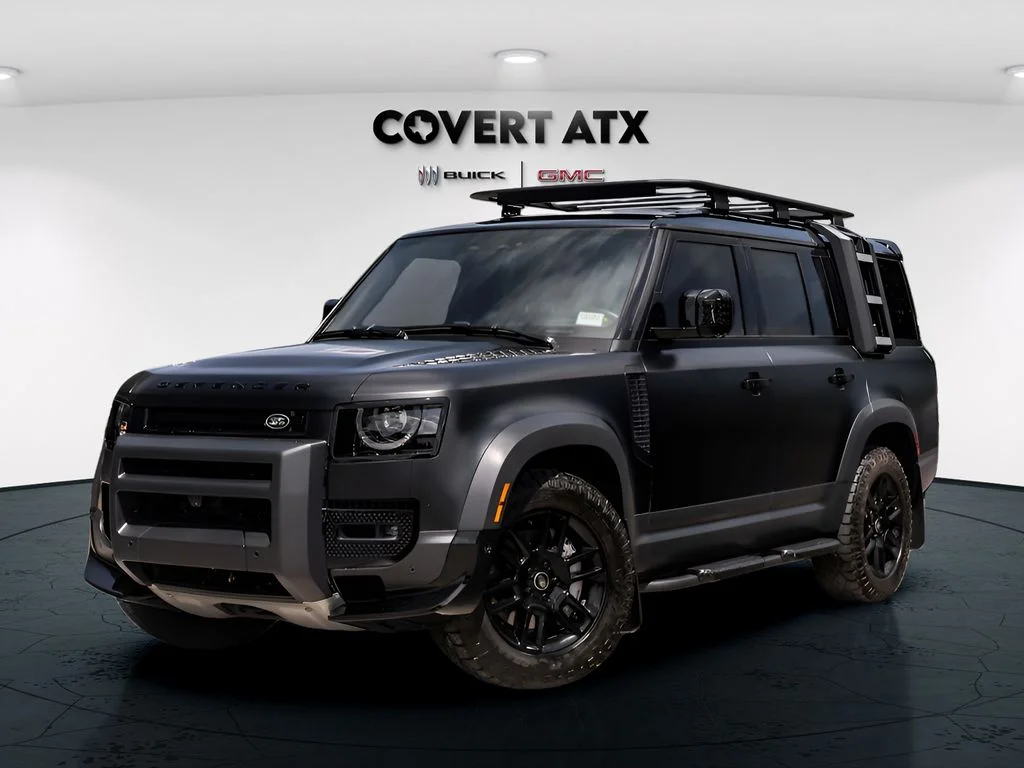 Used 2023  Land Rover SE image 2