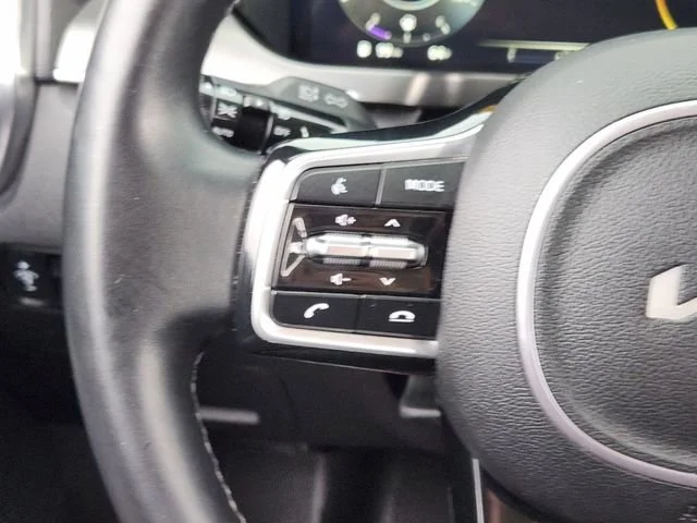 Used 2023  Kia SX image 28
