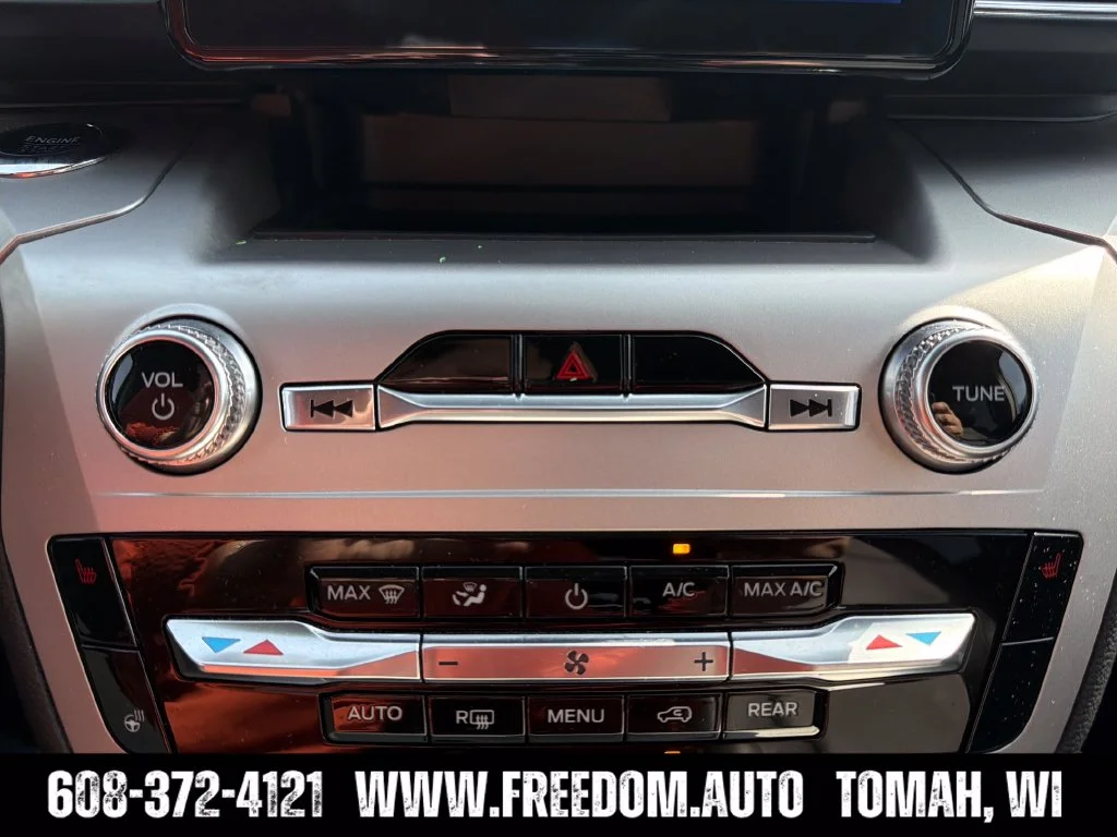 Used 2022 Blue Metallic Ford XLT image 19