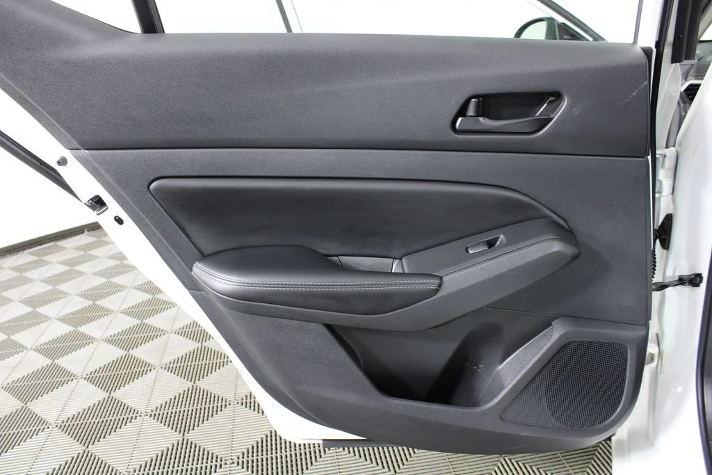 2025 Nissan Altima SV - Photo 11