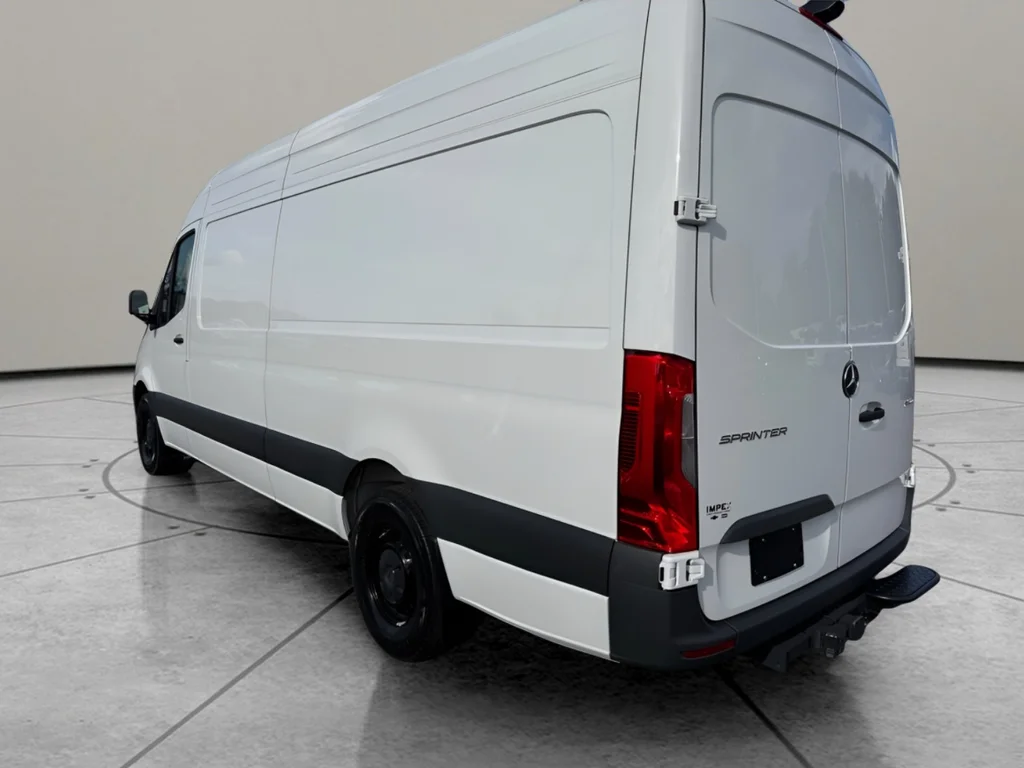 Used 2025 White Mercedes-Benz Cargo 170 WB image 4