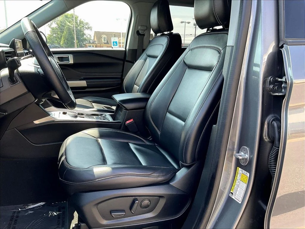 Certified Used 2022 Gray Ford XLT image 6