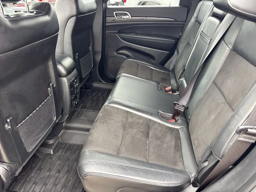 Used 2021 Red Jeep Laredo X image 17