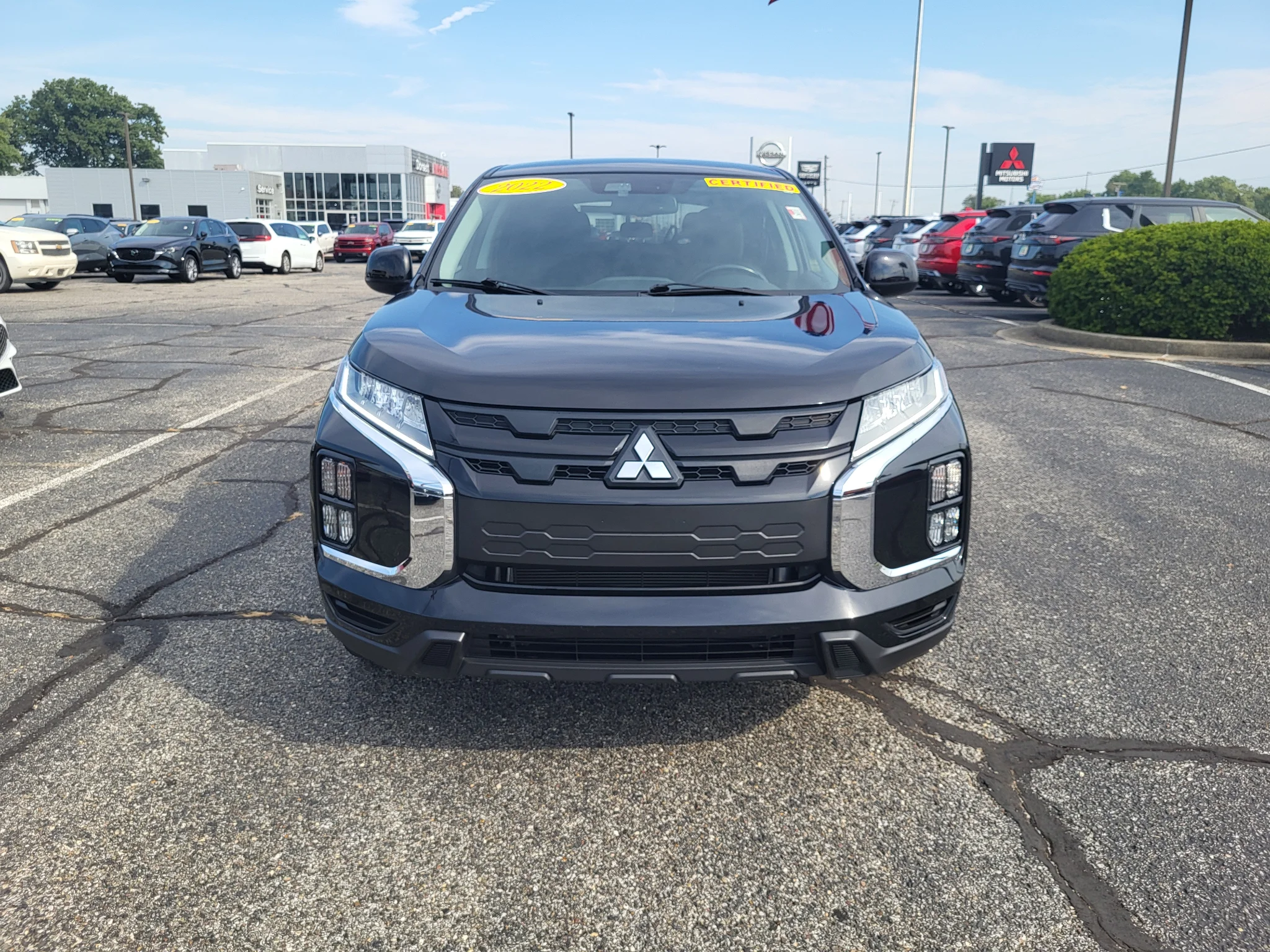 Used 2022 Labrador Black Pearl Mitsubishi LE image 2