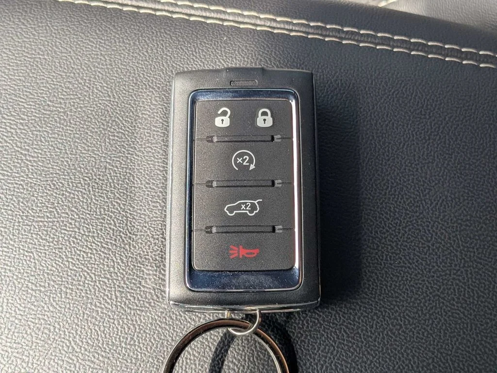 Used 2026 White Jeep Limited image 31