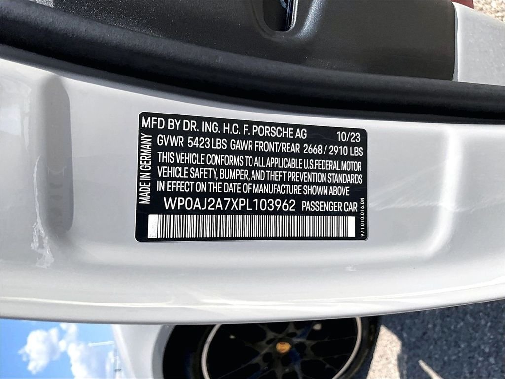Used 2023  Porsche 4 Platinum Edition image 26