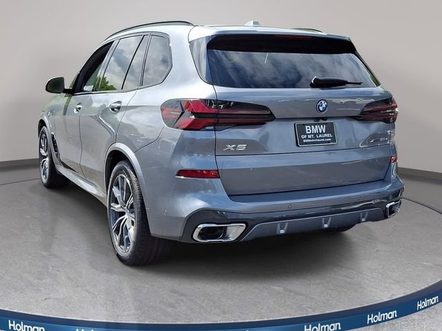 New 2026 Skyscraper Grey Metallic BMW xDrive50e image 6
