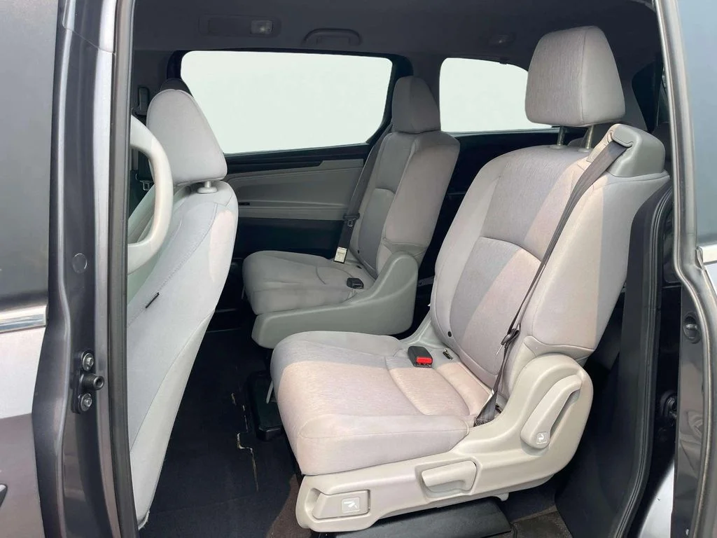Used 2019 Modern Steel Metallic Honda LX image 25