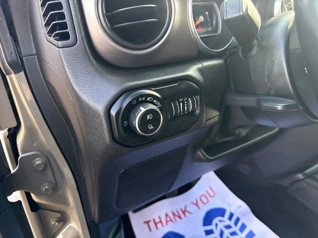 Certified Used 2020  Jeep Sport image 20