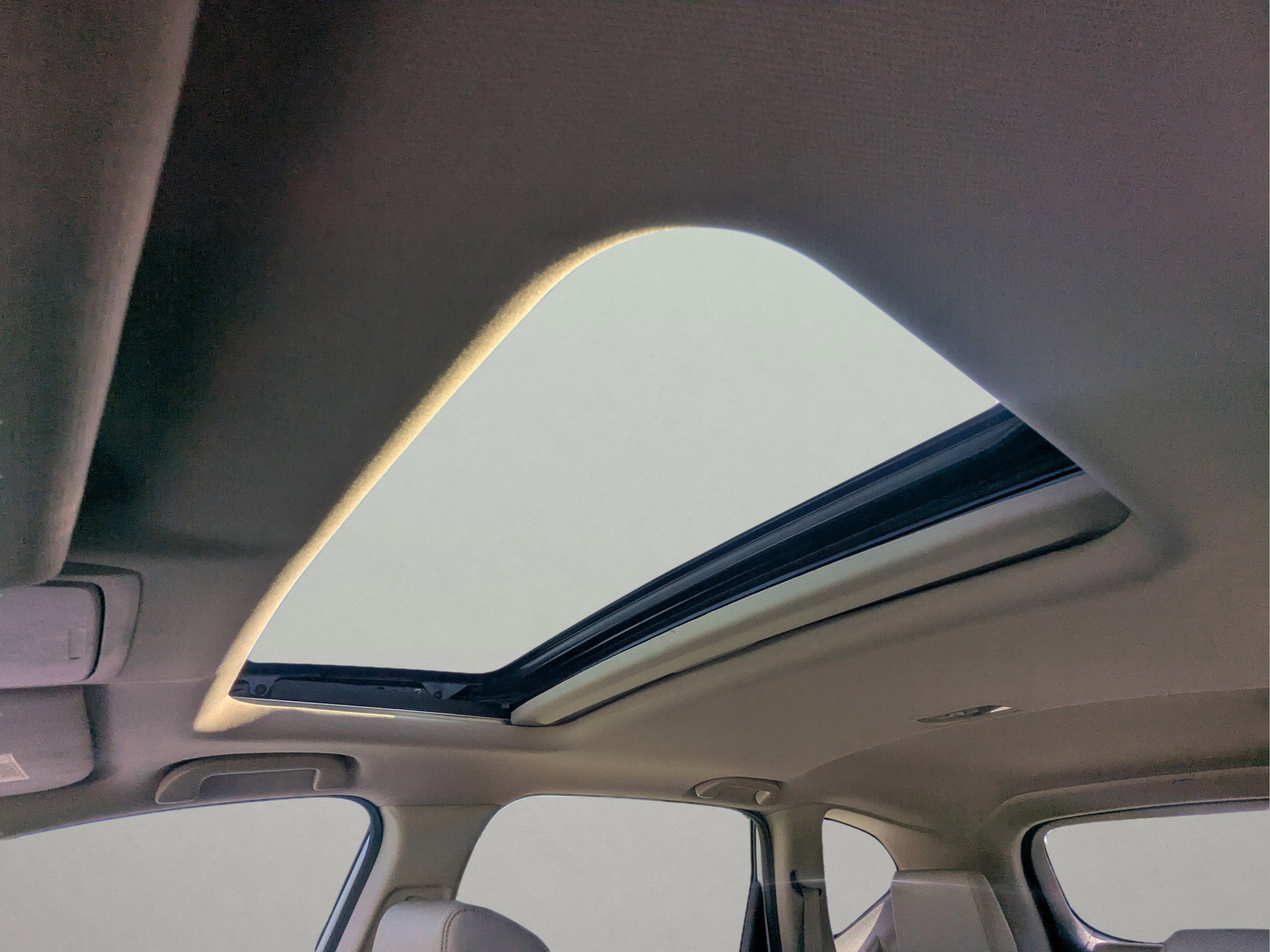 Used 2019 Modern Steel Metallic Honda Touring image 31