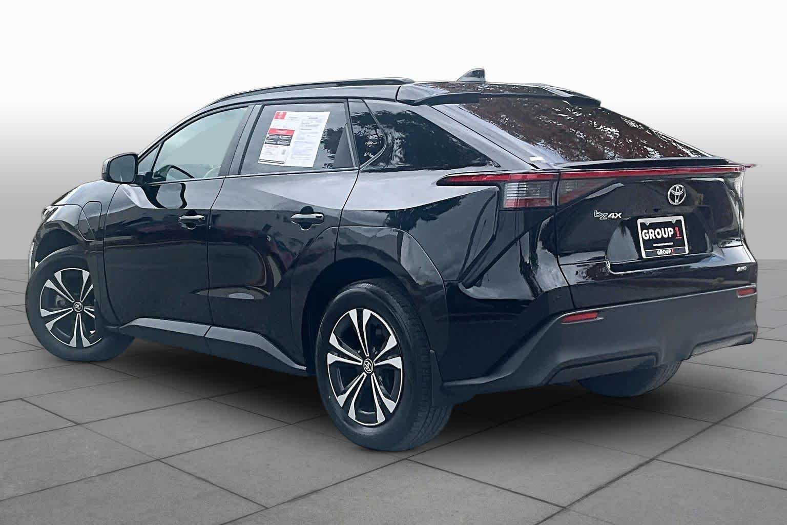 Used 2023 Black Toyota XLE image 11