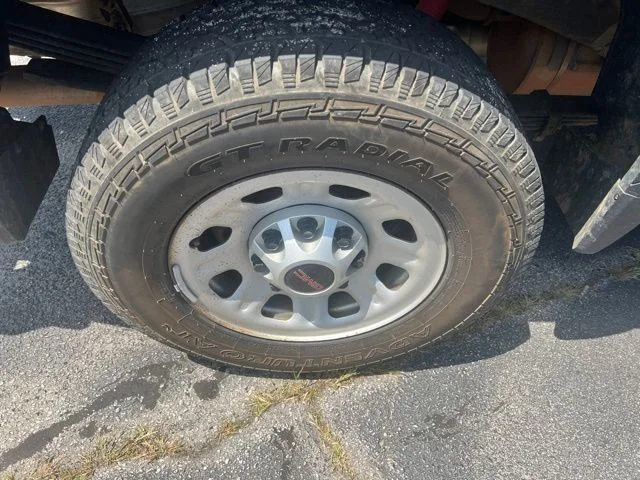 Used 2021  GMC Base image 17