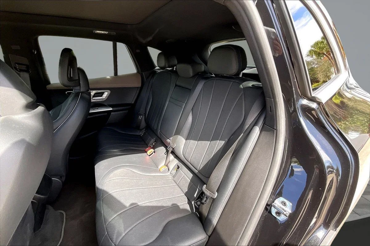 Used 2023 Black Mercedes-Benz 4MATIC® image 21