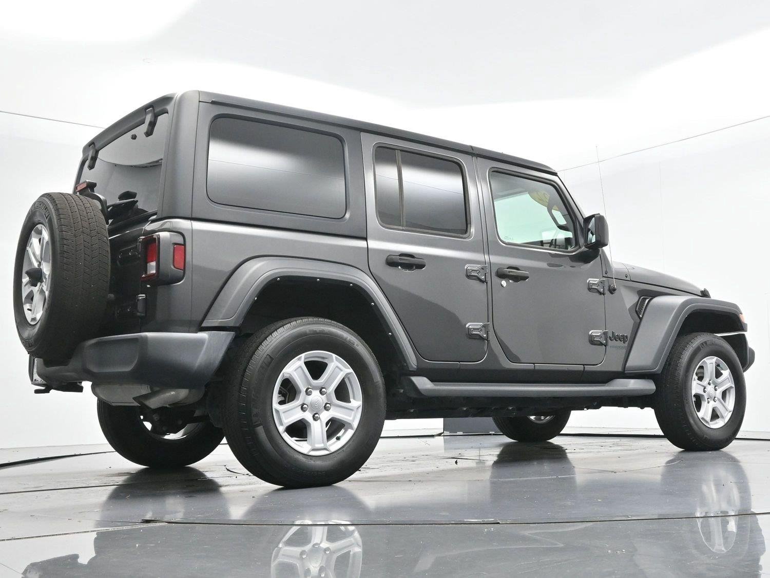 Used 2022 Granite Crystal Metallic Clearcoat Jeep Unlimited Sport S image 51