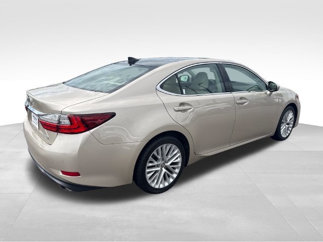 Used 2018 Beige Lexus 350 image 5