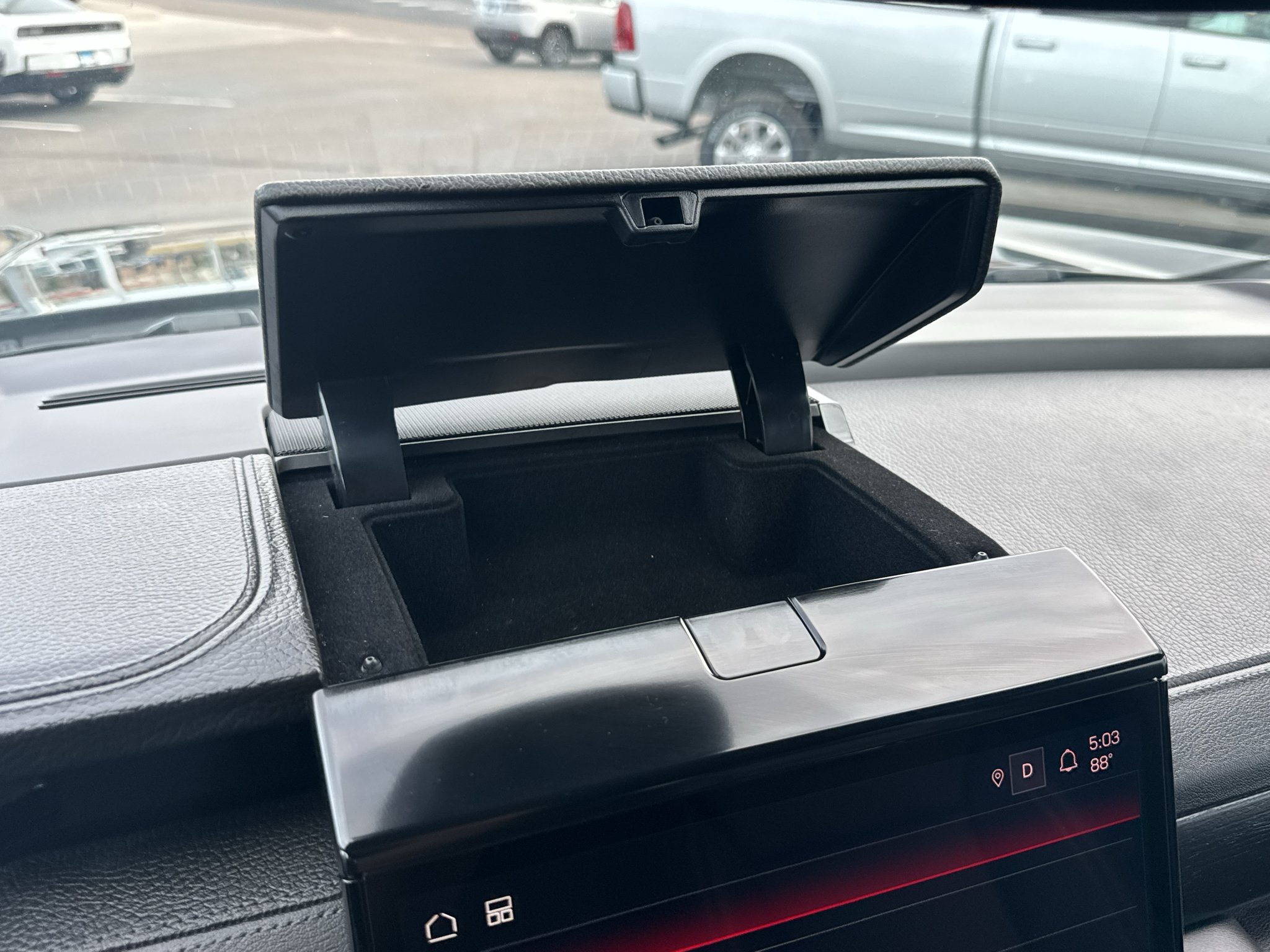 Used 2025 Onyx Black GMC Denali image 34