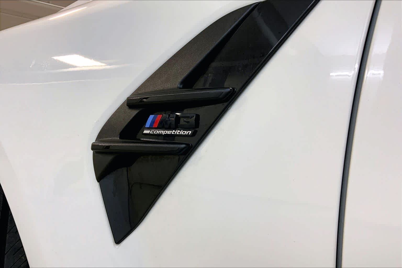 Used 2021 Alpine White BMW Competition image 9
