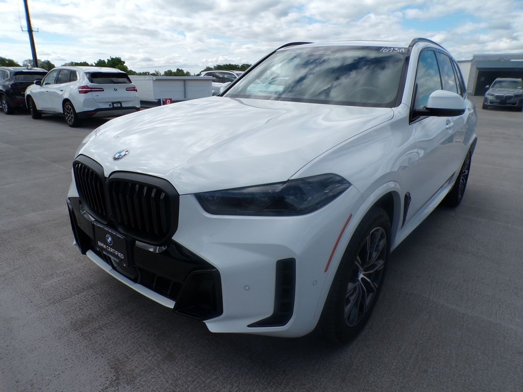 Certified Used 2025 Alpine White BMW xDrive40i image 3