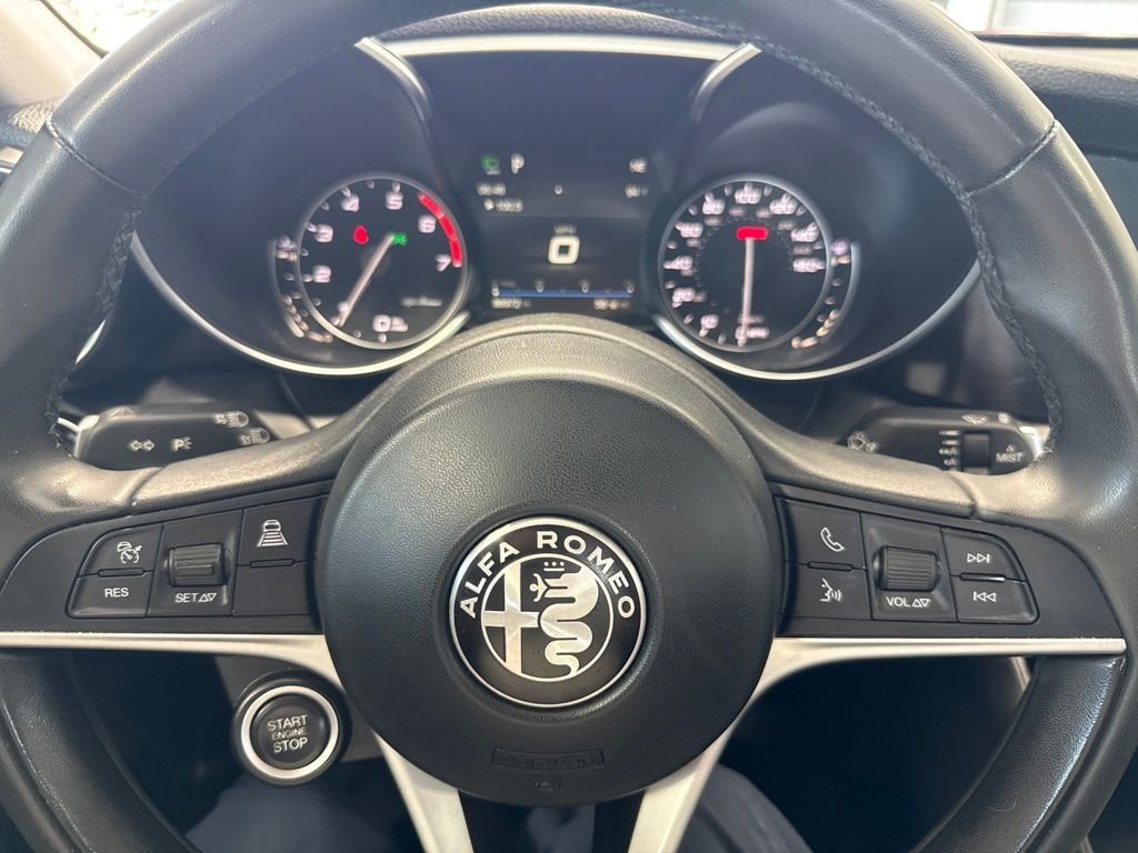 Used 2017 Red Alfa Romeo Base image 20