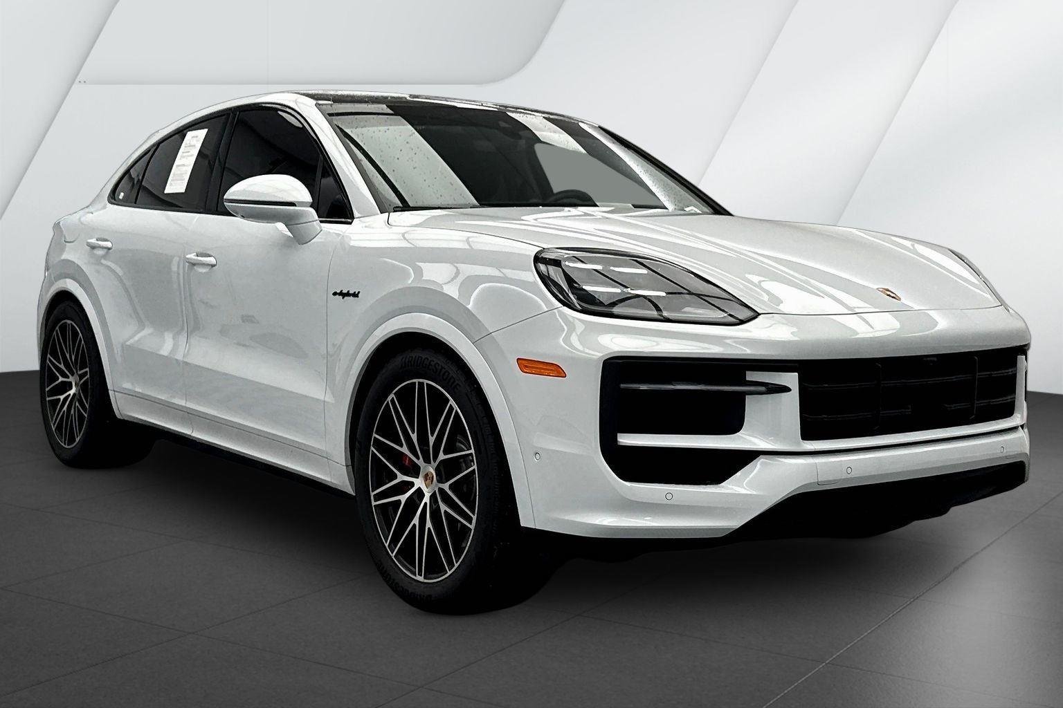2025 Porsche Cayenne S E-Hybrid's photo