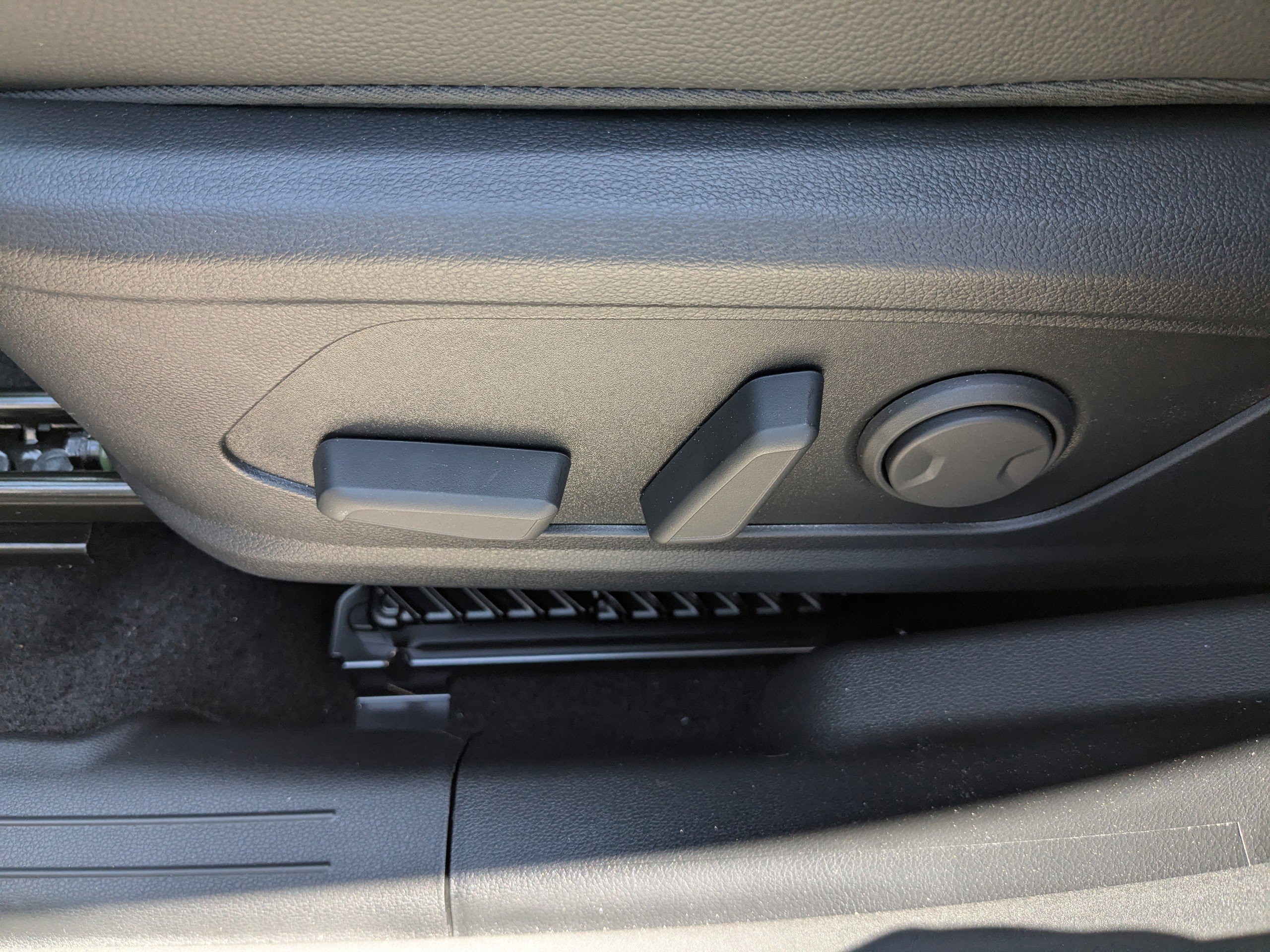 2025 Hyundai Tucson Limited - Photo 18