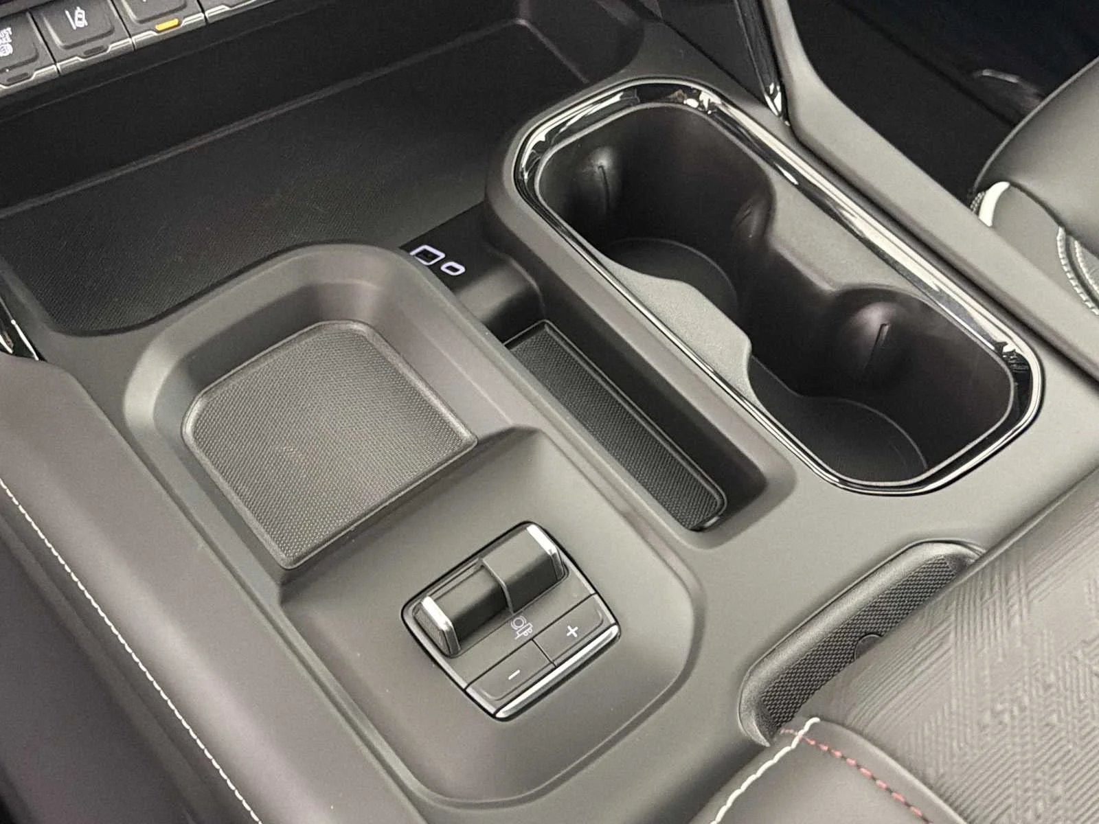 New 2026 Onyx Black GMC AT4X image 33