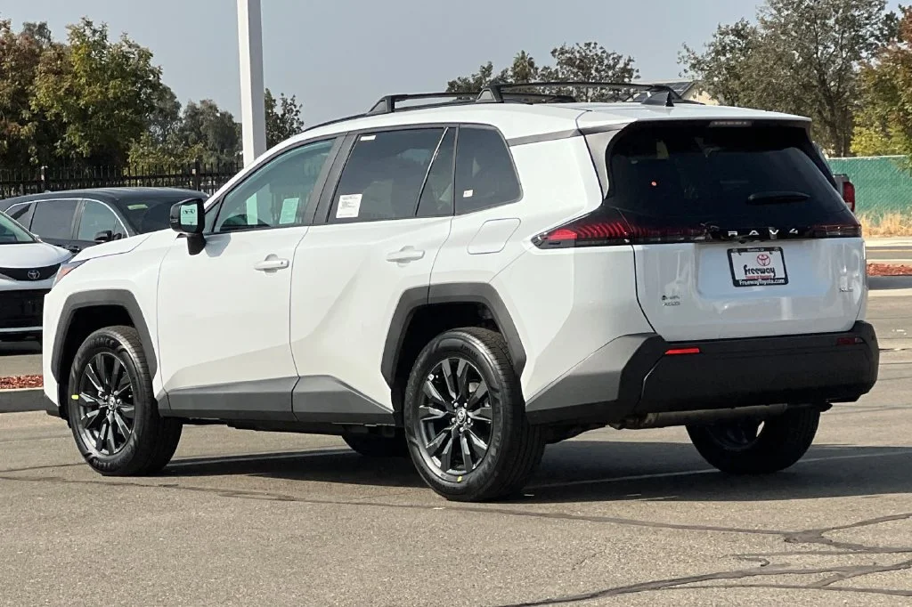 New 2026  Toyota XLE Premium image 6