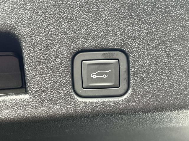 New 2026 Sterling Metallic GMC Elevation image 43