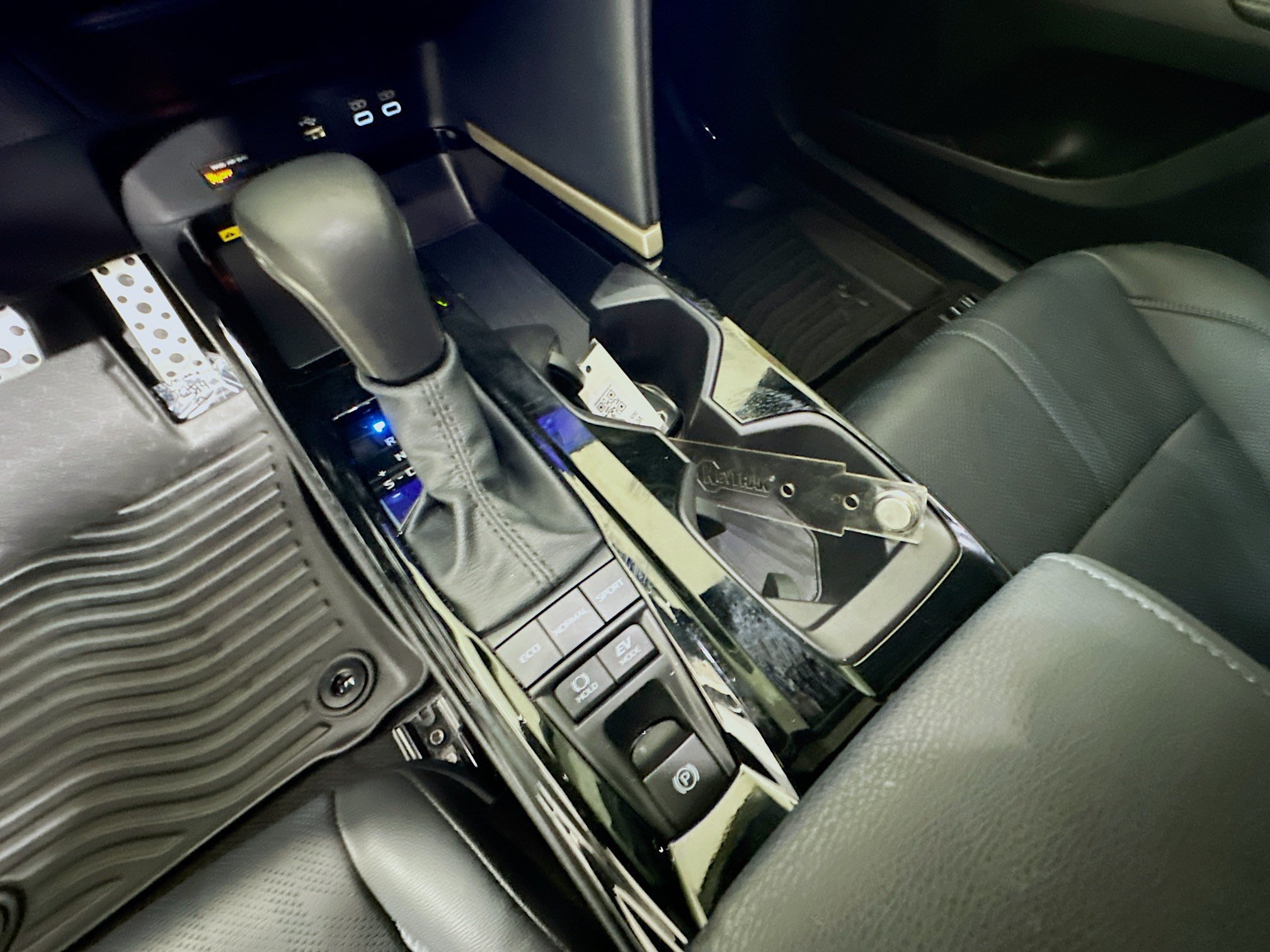 Used 2025 Pearl Toyota XSE image 22