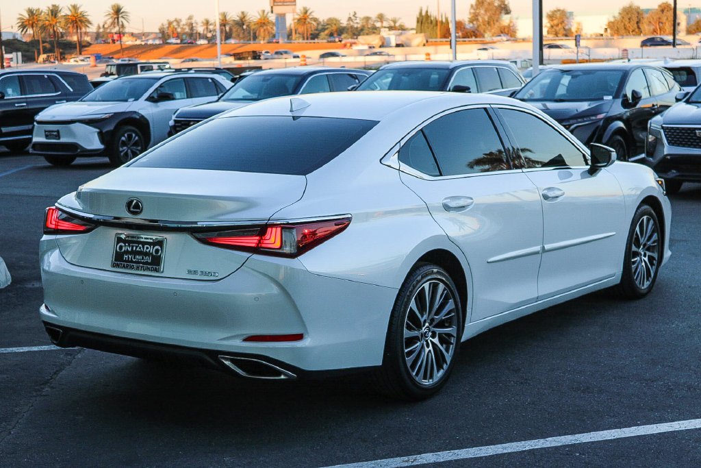 2019 Lexus ES 350 - Photo 8