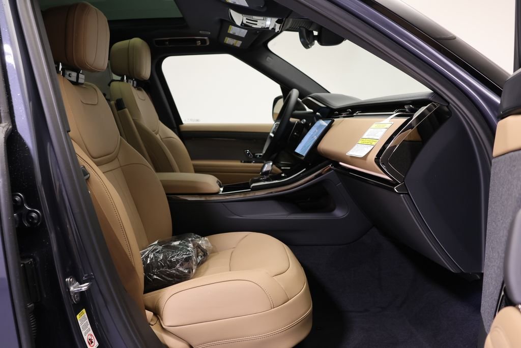 New 2026 Santorini Black LAND ROVER SE image 39
