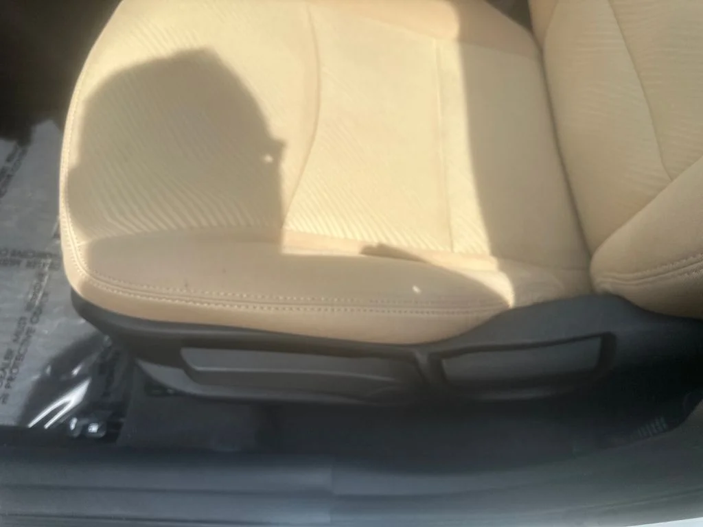 Used 2013 White Hyundai GLS image 9