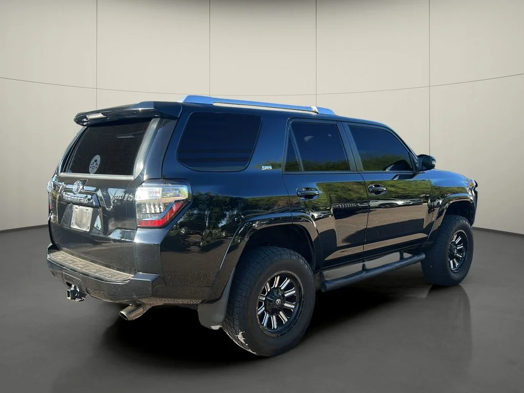 Used 2018 Black Toyota SR5 Premium image 7