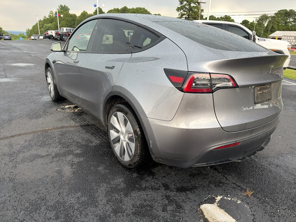 Used 2024 Sliver Tesla Long Range image 8