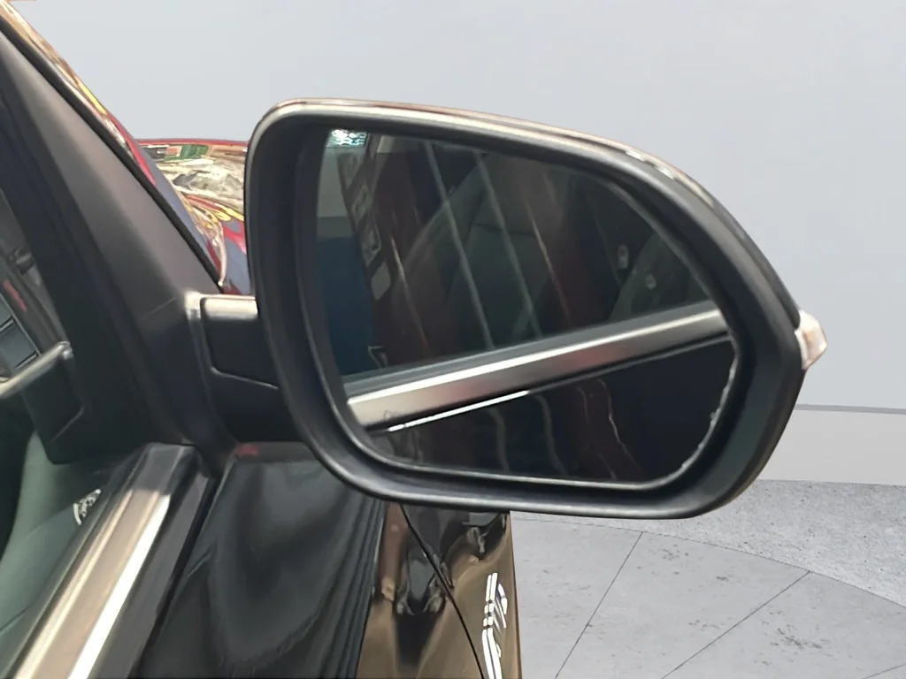 Used 2022 Black Kia SX image 38