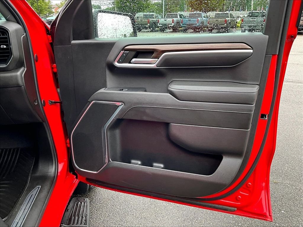Used 2022 Red Chevrolet LT image 12