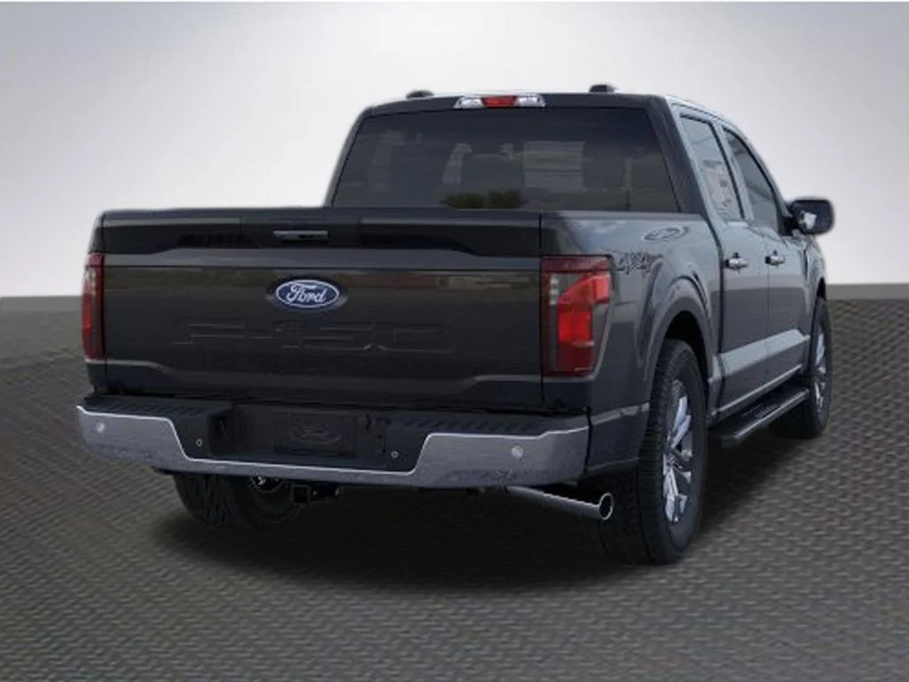 New 2026 Black Ford XLT image 8
